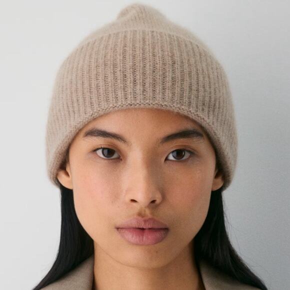 Aritzia Heather Nomad Taupe Ribbed Cuff 100% Cashmere Crowned Beanie One Size